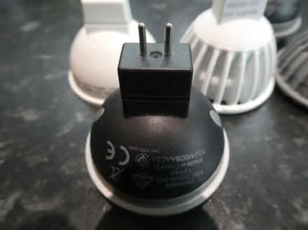 Photo of free MR16/GU5.3 warm white LED bulbs (Grange CH48) #2