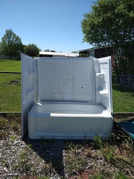 Photo of free Tub/surround (East of Ponder /FM 2449) #1