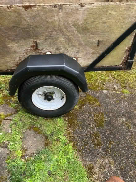 Photo of free Box trailer needs work (Shepperton tw) #1