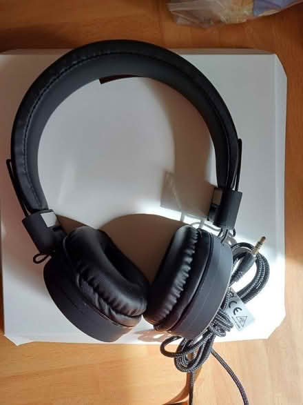 Photo of free Compact, foldable headphones (Pitreavie Castle, KY11) #3