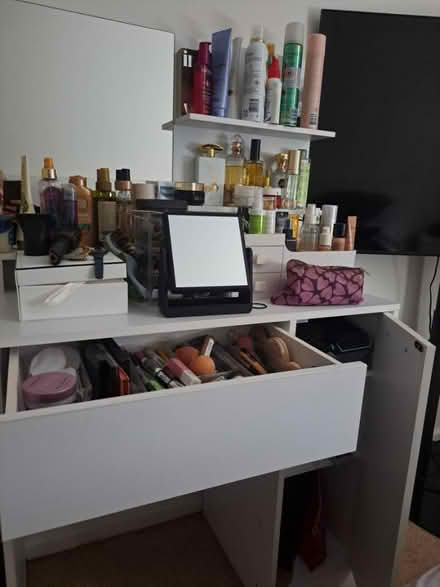 Photo of free Dressing table, vanity table mirror (northolt UB5) #1