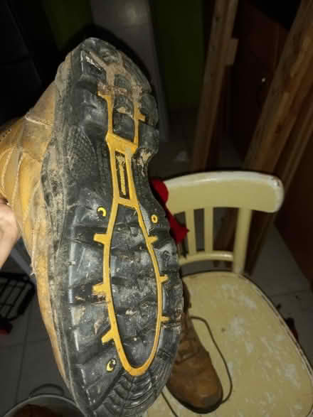 Photo of free Work shoes size 40 (EH8) #2