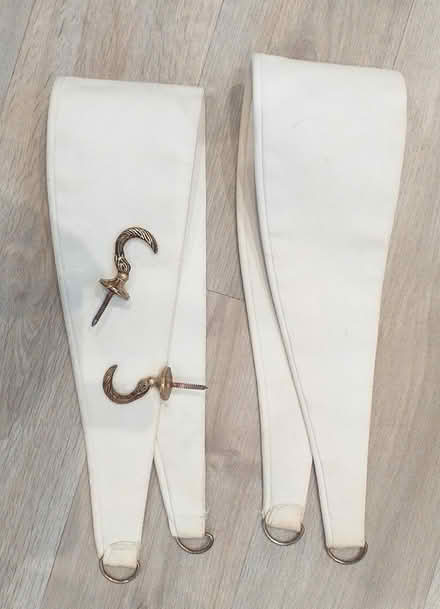 Photo of free Tab top curtains and curtain pole (Robinswood Hill, Gloucester) #4