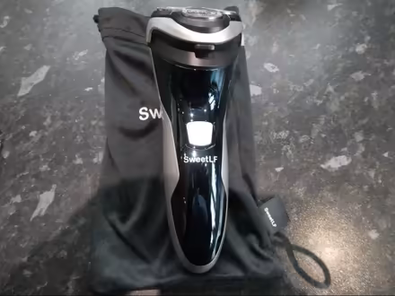 Photo of free Cordless Electric Razor (Grange CH48) #4