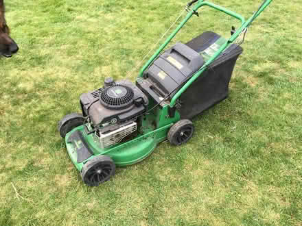 Photo of free John Deere Lawnmower (Biddenham) #4