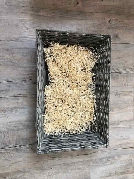 Photo of free Wicker basket with straw (Horspath OX33) #1
