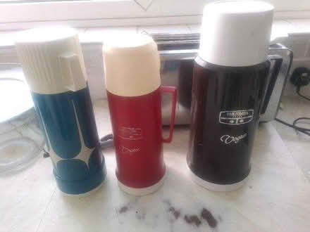 Photo of free 3 vacuum flasks (Heanor DE75) #1