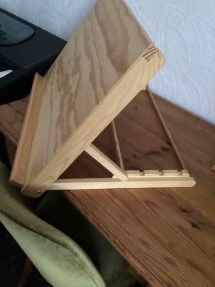 Photo of free Tabletop drawing board. (ME12) #2
