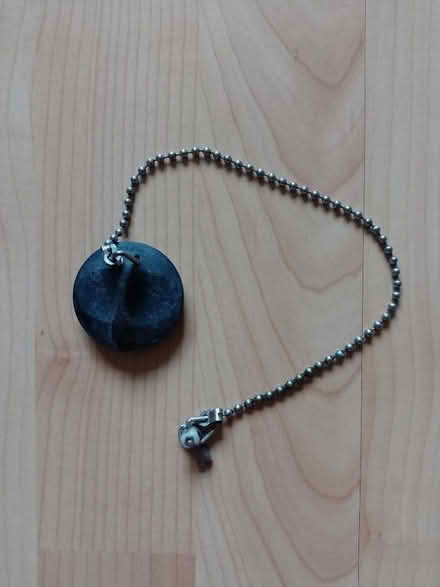 Photo of free 4cm plug & chain (Bowbridge GL5) #1