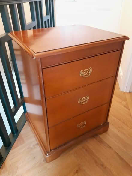 Photo of free Bedside drawers (Carshalton Beeches SM5) #1