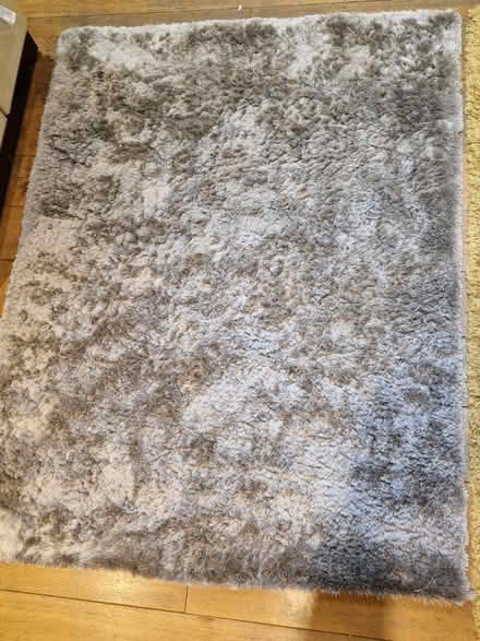 Photo of free Shaggy carpet grey (KT6 Surbiton) #1