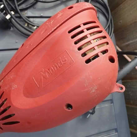 Photo of free Heavy duty mantis corded electric strimmer (Netherfield NG4) #1