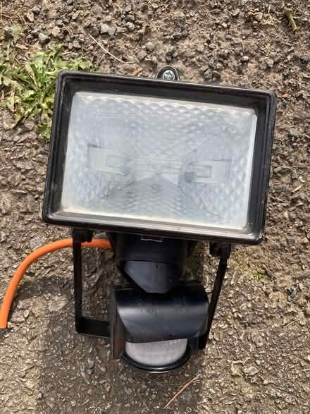 Photo of free Outside light (Manor Gardens) #1