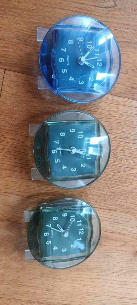 Photo of free 3 small clocks (Kenilworth CV8) #1