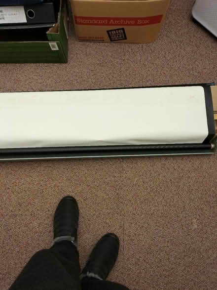 Photo of free Safari Lge Pull Up Screen in Box (Waterlooville PO7) #2