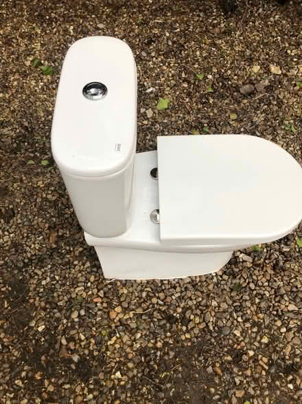 Photo of free Perfect small toilet (Worcester Park KT4) #2