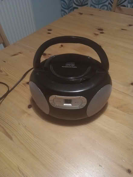 Photo of free CD/Radio (Ware SG12) #1