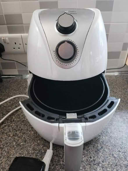 Photo of free Air fryer (Beckfield YO26) #1