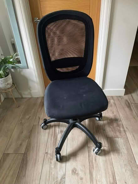 Photo of free Ikea office / computer chair (Hurst RG10) #1
