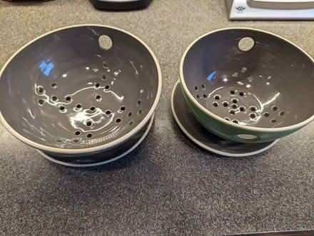 Photo of free Berry bowls with saucers (San Carlos) #1