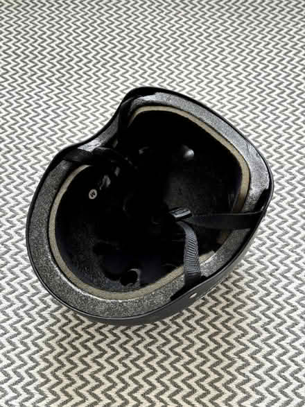 Photo of free Mello skateboarding helmet size M (Chelsea SW3) #2
