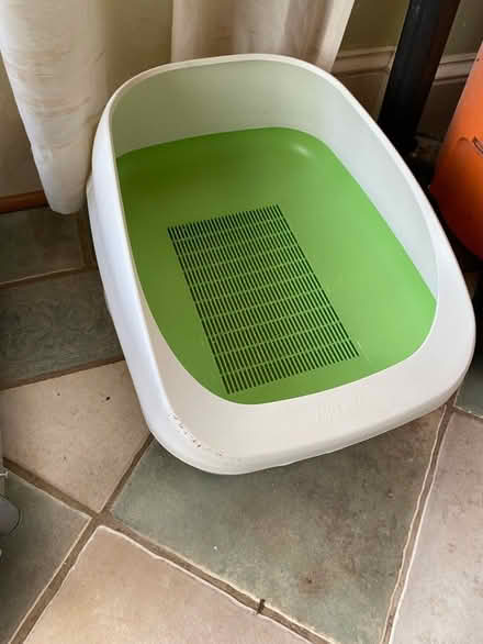 Photo of free Tidy cat Breeze original litter box (Clarendon area) #1