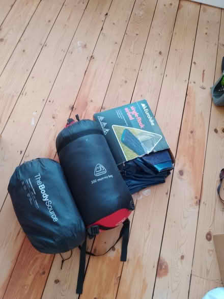 Photo of free Sleeping bags,1 inflatable matress (Tooting SW17) #2