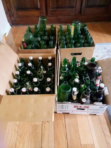 Photo of free green wine & flip-top beer bottles (Lenni Rd near Rt 452) #1