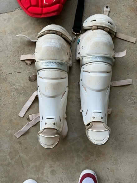 Photo of free Girls’ Catcher’s Gear (Pleasant Hill/Klein Creek) #3