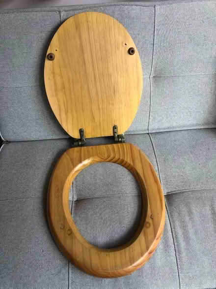 Photo of free Toilet seat (GU14) #1