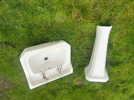 Photo of free Pedestal Sink (KT18) #1
