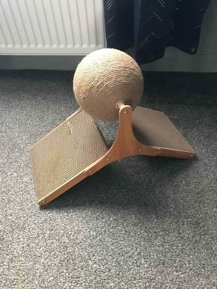 Photo of free Cat scratcher board and rope ball (Granton EH5)