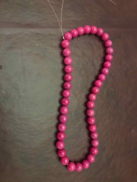 Photo of free fuschia beads for jewelry making (Silver Spring, MD Four Corners) #1