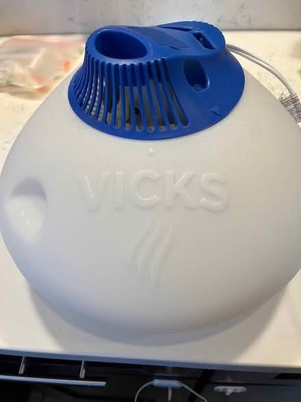 Photo of free Vicks humidifier (Lamond Riggs) #1