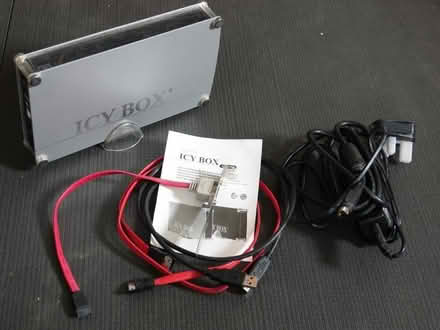 Photo of free SATA/USB external 3½" hard drive enclosure (Dean EH4) #1