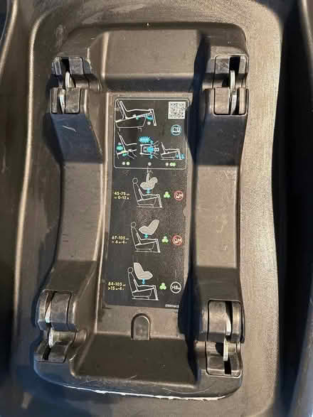 Photo of free Maxi-cosi seat base (2-way family) (Top Amersham HP6) #2