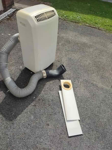 Photo of free Free-standing air-conditioning unit (Reading RG2 (Shinfield Road)) #1
