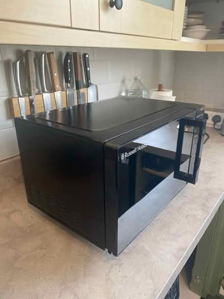 Photo of free Microwave (SE25) #3