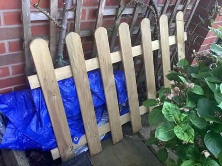 Photo of free Fence (Morden SM4) #1
