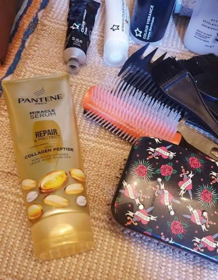 Photo of free Ladies shampoo/conditioner etc π (Harlesden) #4
