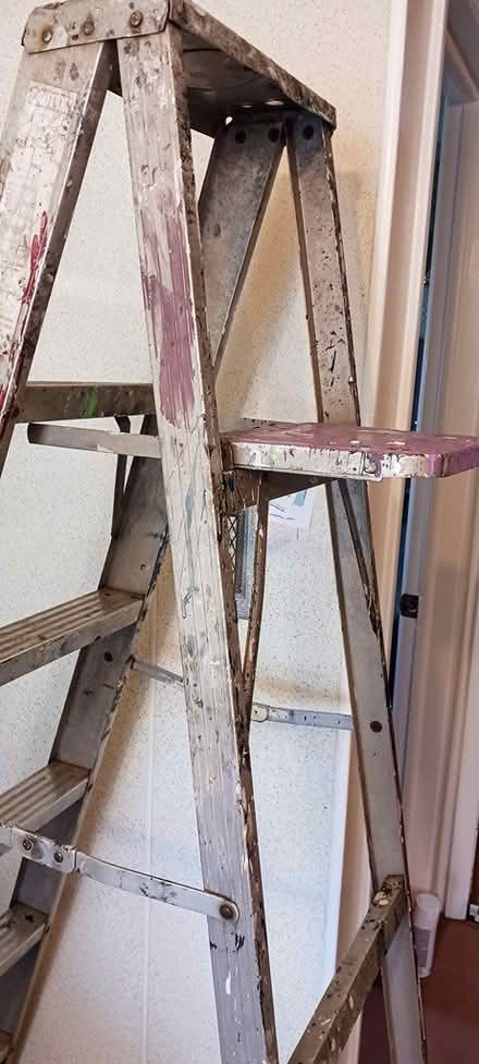 Photo of 6ft old school ladder w/paint flap (Mi.& Middlebelt , Inkster Mich) #2