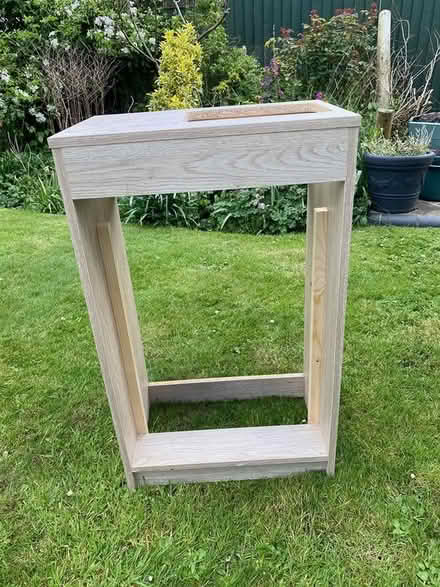 Photo of free unit for small washbasin (WR14 (Barnards Green)) #2