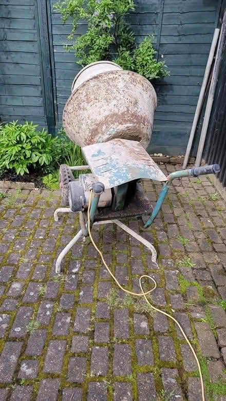 Photo of free Cement/Concrete Mixer (Thornton Heath) #3