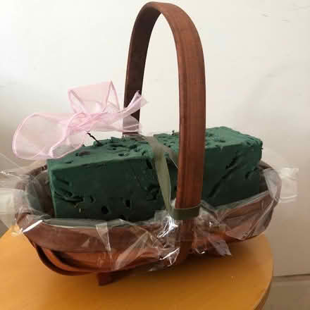 Photo of free Flower arranging basket and oasis (Earlsdon CV5) #1
