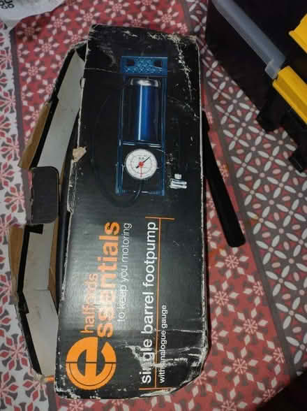 Photo of free Halfords Essentials single barrel footpump (Great Boughton CH3) #1