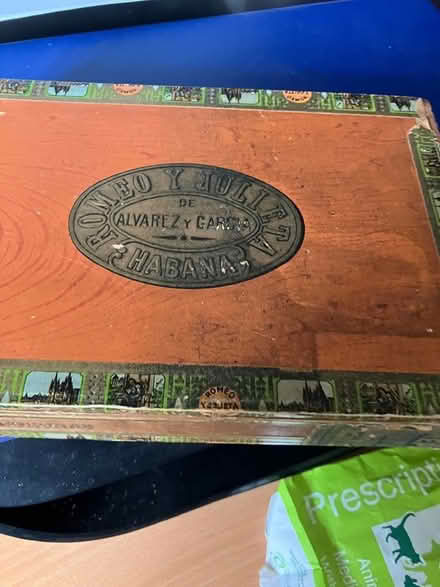 Photo of free Vintage Cuban Cigar Box (Chesham HP5) #1