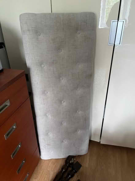 Photo of free upholstered bench (Scriven HG5) #1