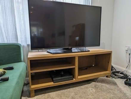 Photo of free TV Stand/Bench (Thames Ditton KT7) #1