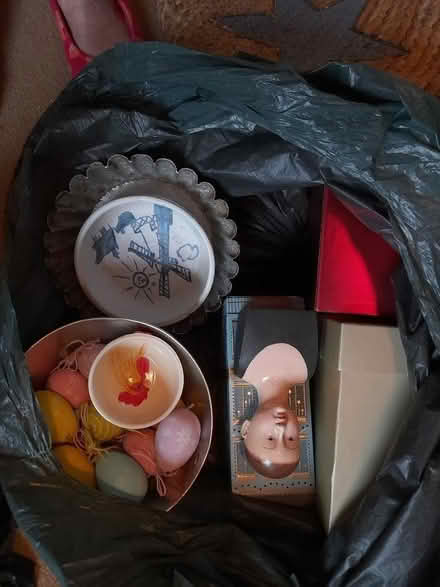Photo of free bag of assorted items (Hollins BL9) #1