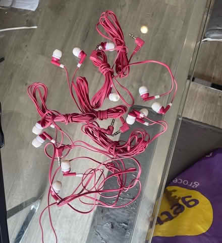Photo of free Earphones (SW17) #1